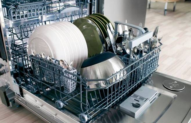 Первый запуск посудомоечной машины: как его правильно сделать