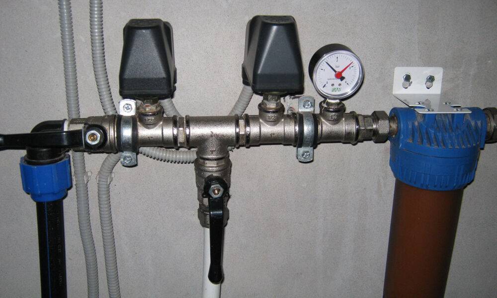 Течет вода из газового котла: причины, предрасполагающие факторы, способы устранения