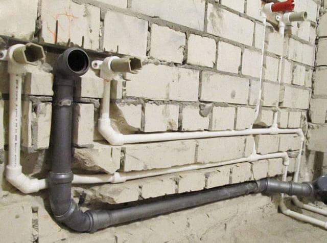 Какие бывают трубы для водопровода?