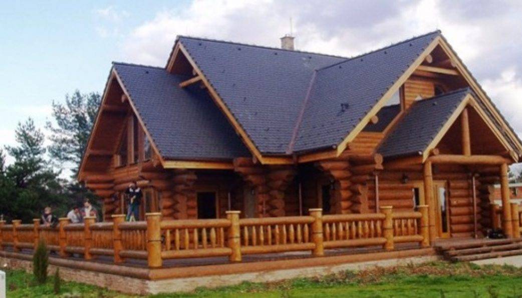 Особенности покраски деревянного дома