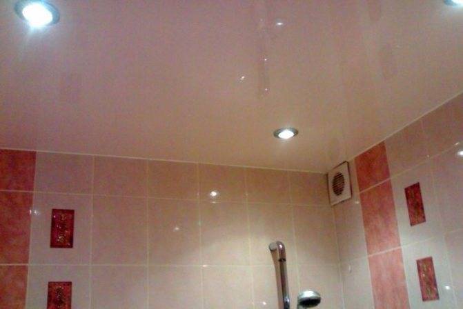 Натяжной потолок в ванной ? какой потолок в ванной лучше