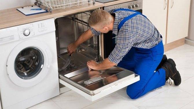 Как запустить посудомоечную машину первый раз