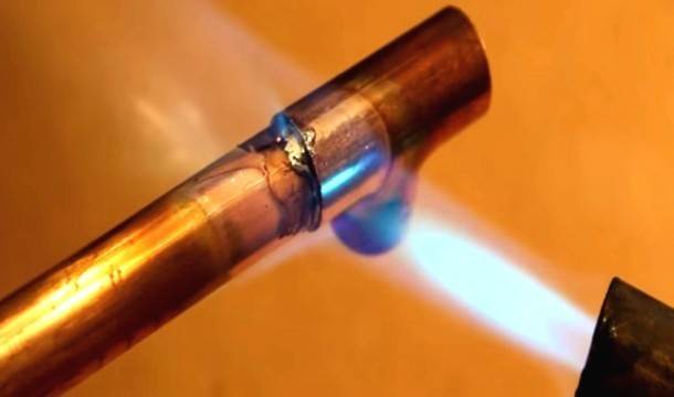 Пошаговая пайка медных трубок газовой горелкой своими руками: видеоинструкция
