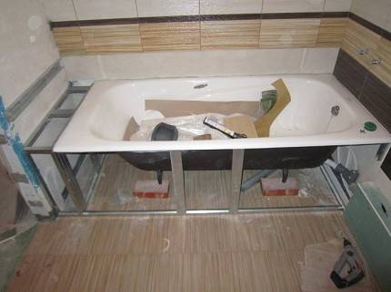 Как установить экран под ванну: установка экрана для ванны, как поставить раздвижной пластиковый экран своими руками, как крепится правильно, как закрепить, как собрать
