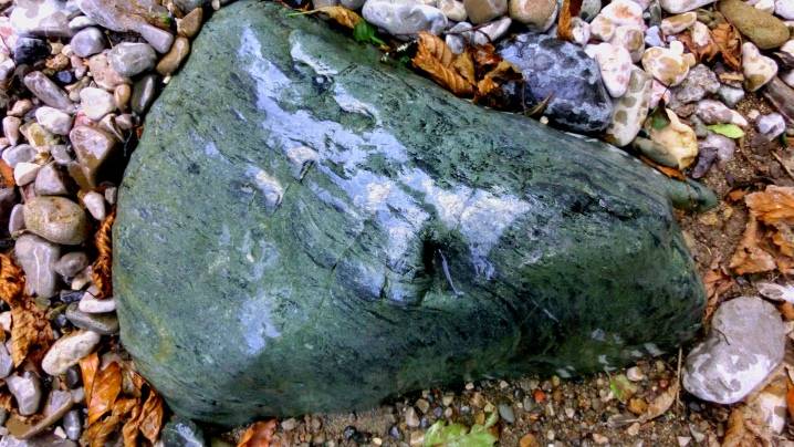 Камень жадеит: магические свойства и значение для человека, кому подходит, фото украшений с минералом