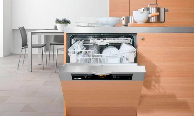 4 лучших полноразмерных посудомоечных машинки от midea