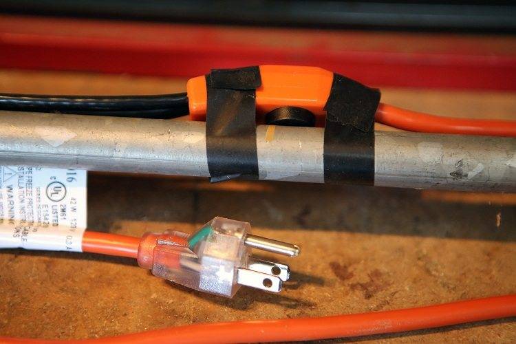 Теплый пол из саморегулирующегося кабеля – стоит ли такой делать?