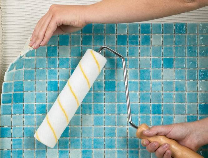 Плитка мозаика для ванной (100+ фото): дизайн стен и пола из мозаичной плитки