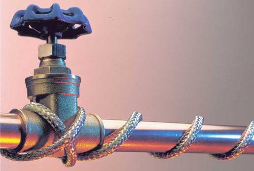 Греющий саморегулирующийся кабель для водопровода: устройство, выбор и монтаж