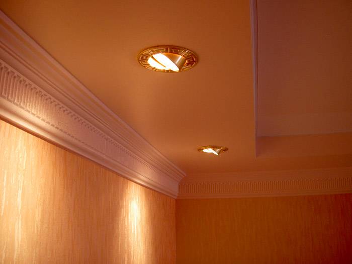 Светодиодные потолочные люстры для дома, их устройство и рекомендации по выбору