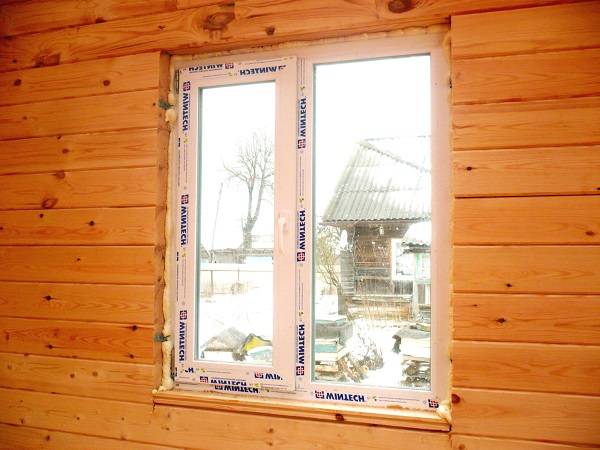 Пластиковые окна в деревянном доме: устройство окосячки