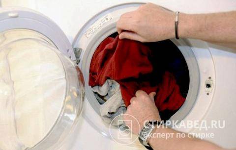 Не крутится барабан в стиральной машине индезит: причины, почему машинка набирает воду, но не стирает, как устранить поломку, что делать для профилактики?