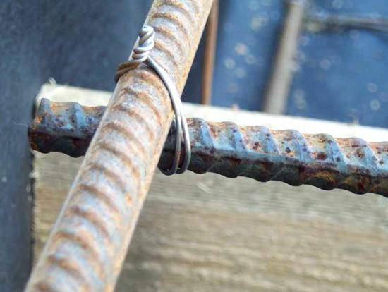 Крючок для вязания арматуры: разновидности, способы изготовления и использование