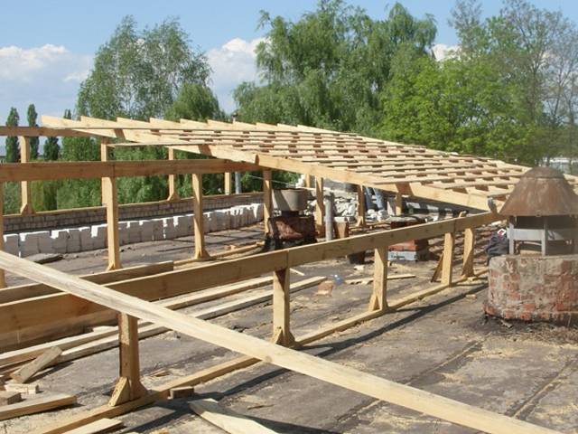 Строительство односкатной крыши своими руками