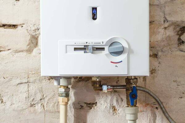 Как выбрать газовую колонку для горячего водоснабжения вашего дома?