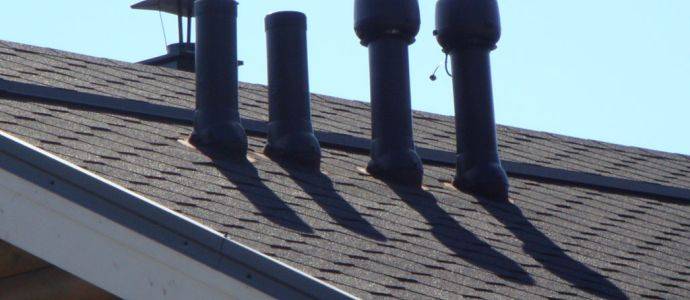 Как вывести вентиляционную трубу на крышу
