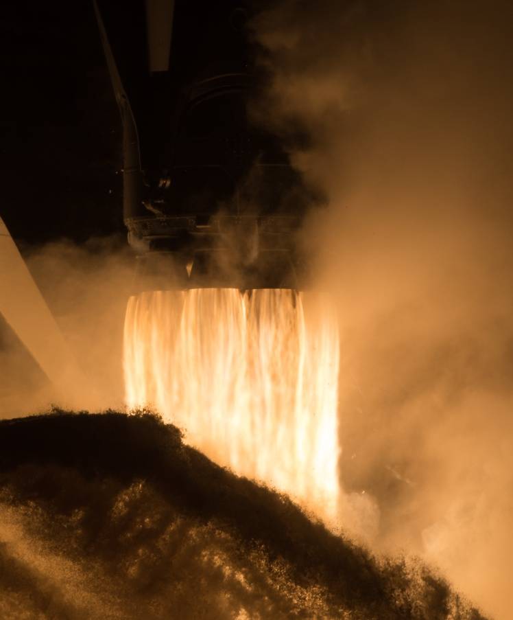 Spacex впервые отправила туристов на мкс при помощи корабля crew dragon - hi-news.ru