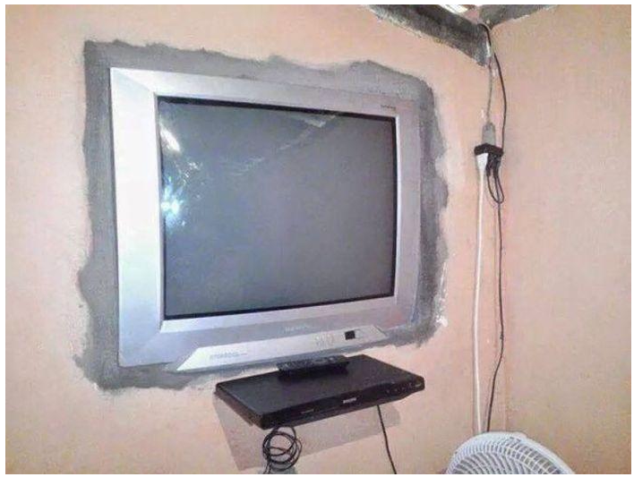 Телевизор на стену: как повесить без кронштейна или сделать его своими руками?