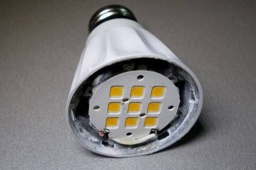 Как подключить галогенные лампы и правильно выбрать трансформатор?