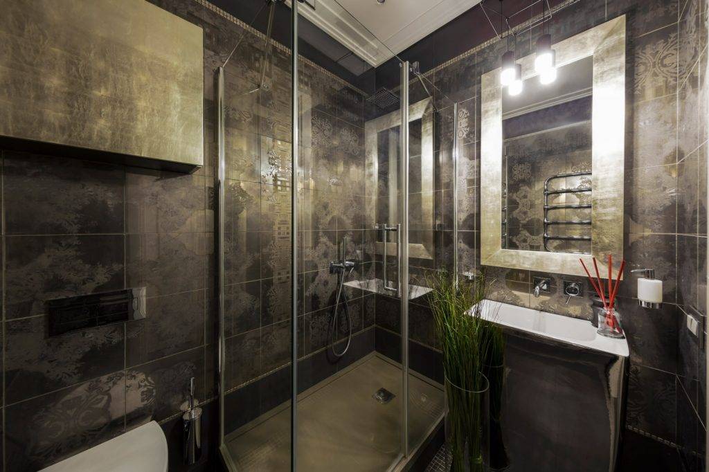 Душевая кабина в маленькой ванной: характеристики и фото