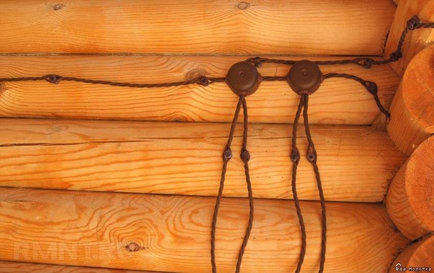 Как сделать проводку в деревянном доме