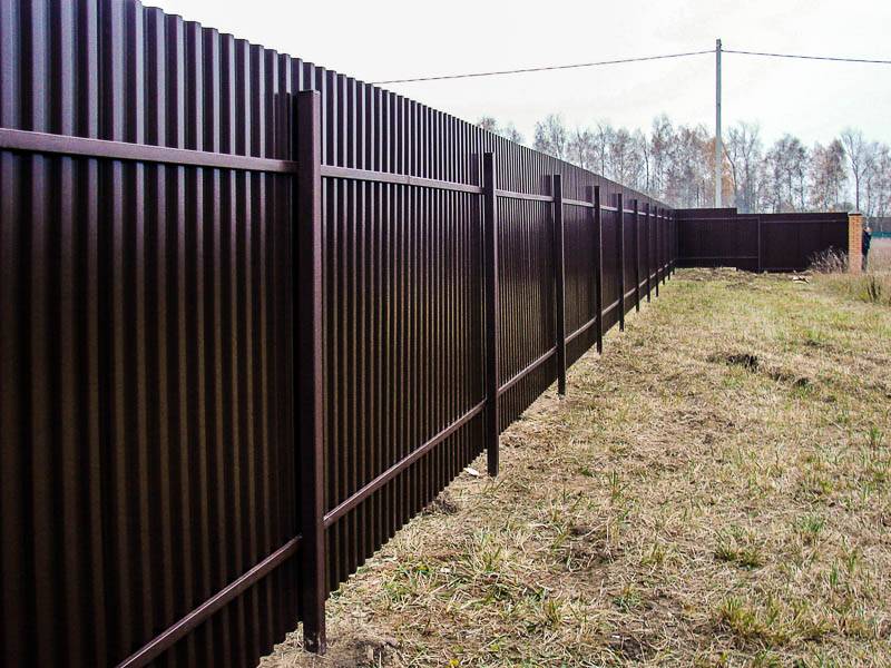Декоративный забор — 115 фото ограждений и примеры необычного украшения участка ограждением